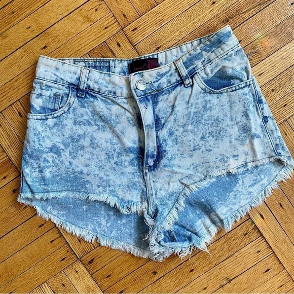 Acid Washed High Waisted Denim Shorts - Picture 1 of 8